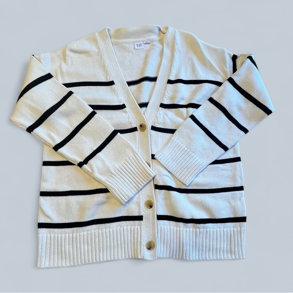 GAP Black and White Cardigan Sweater V-Neck